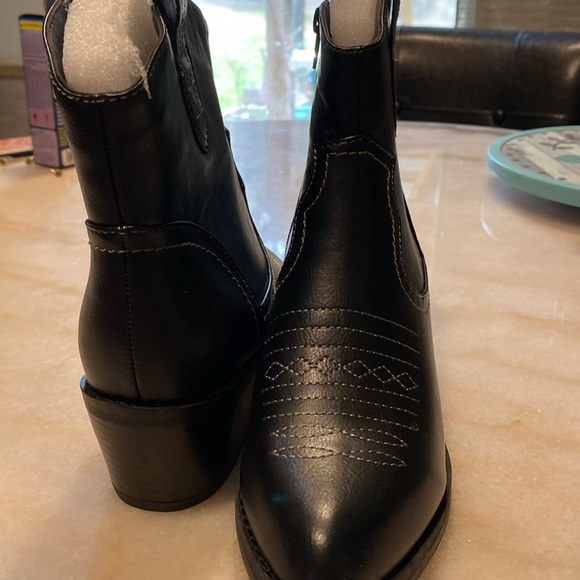 Zaynsia size 7 short cowgirl boots black - Picture 4 of 4